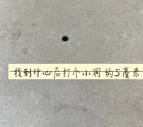 兴仁瓷砖空鼓维修公司专业解答在瓷砖铺贴过程中，如果砂料搅拌不均匀，将会带来以下问题